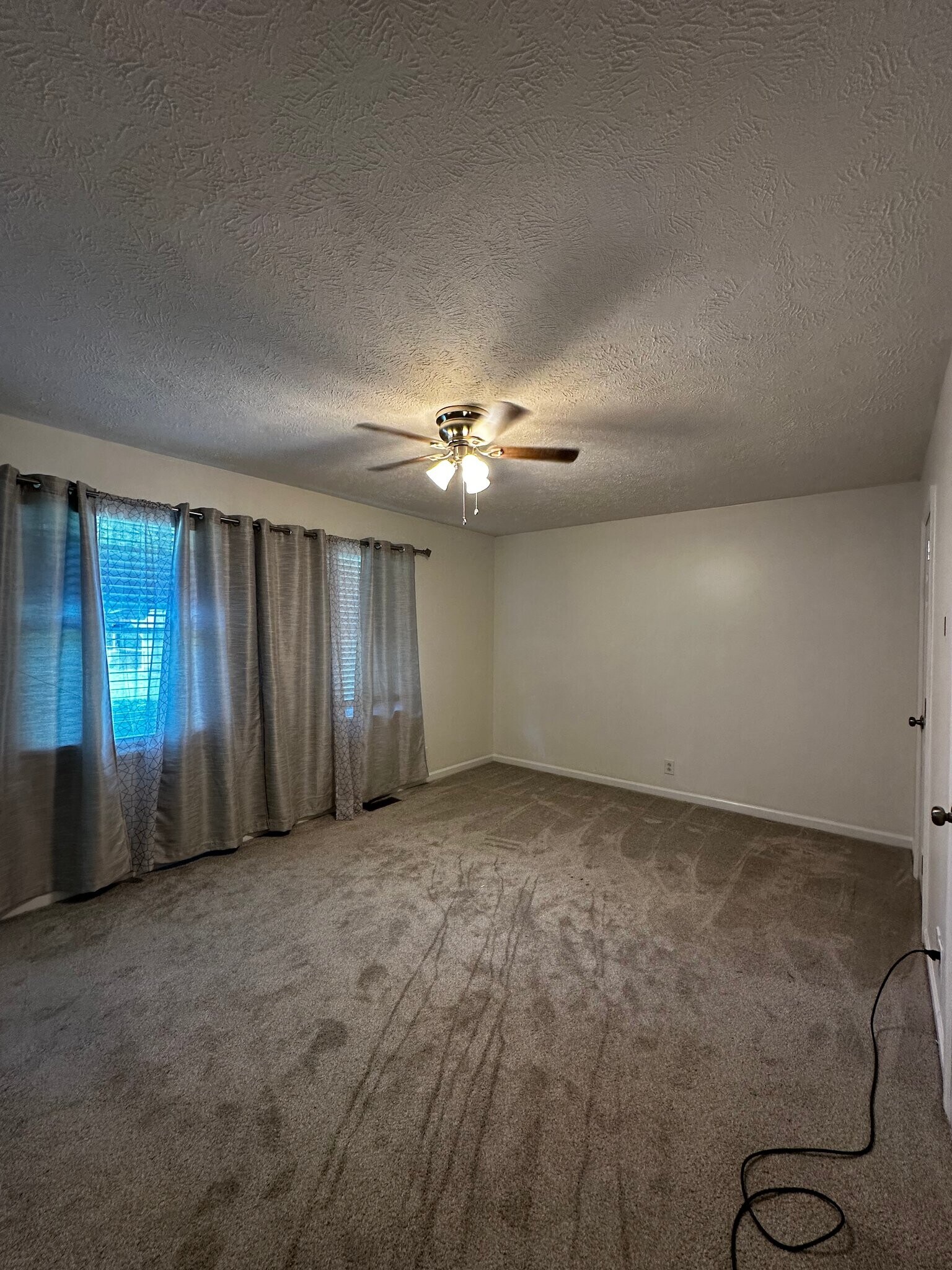 Building Photo - 132 Fox Ridge Dr