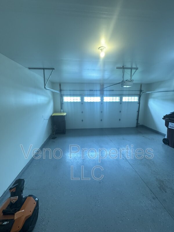 Building Photo - 17 Ironwood Street