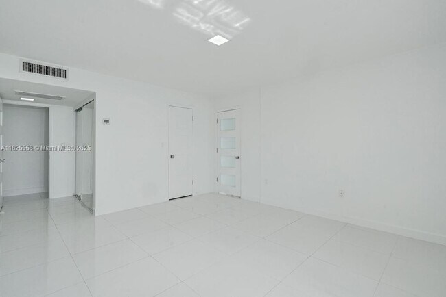 Building Photo - 6450 Collins Ave