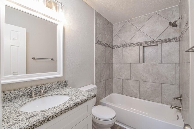 Building Photo - 13126 Townwood Dr