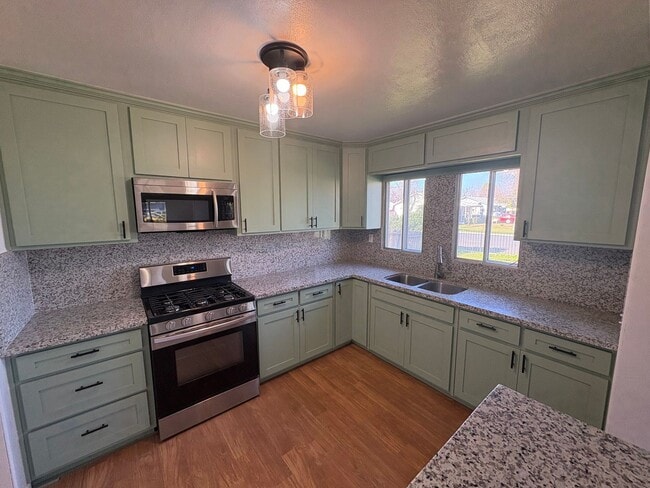 Building Photo - 4302