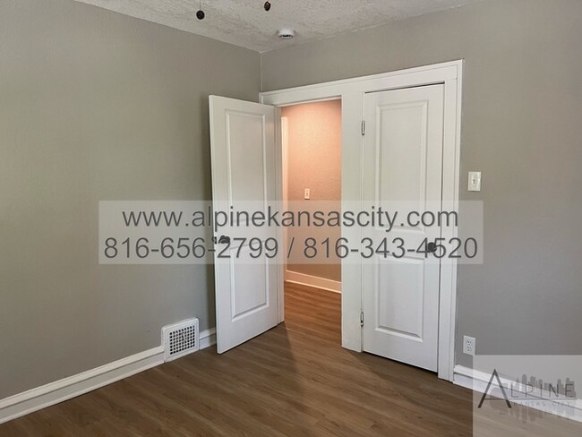 Building Photo - 5647 Euclid Ave