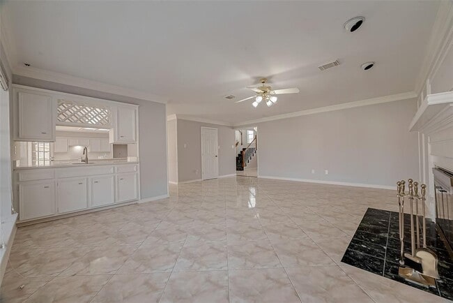 Building Photo - 2112 Limrick Dr