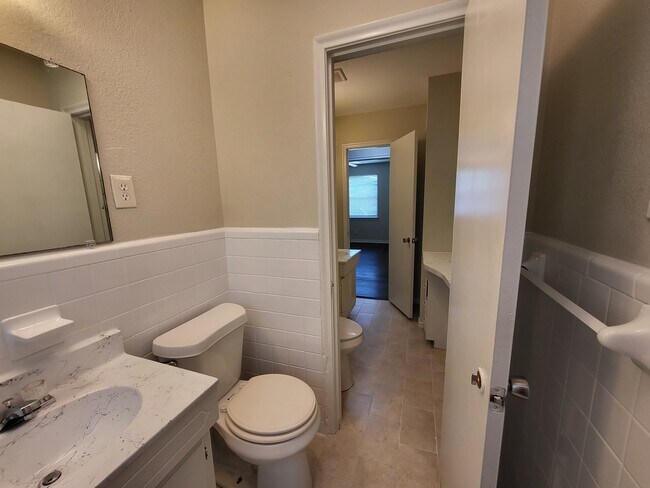 Building Photo - Nachita