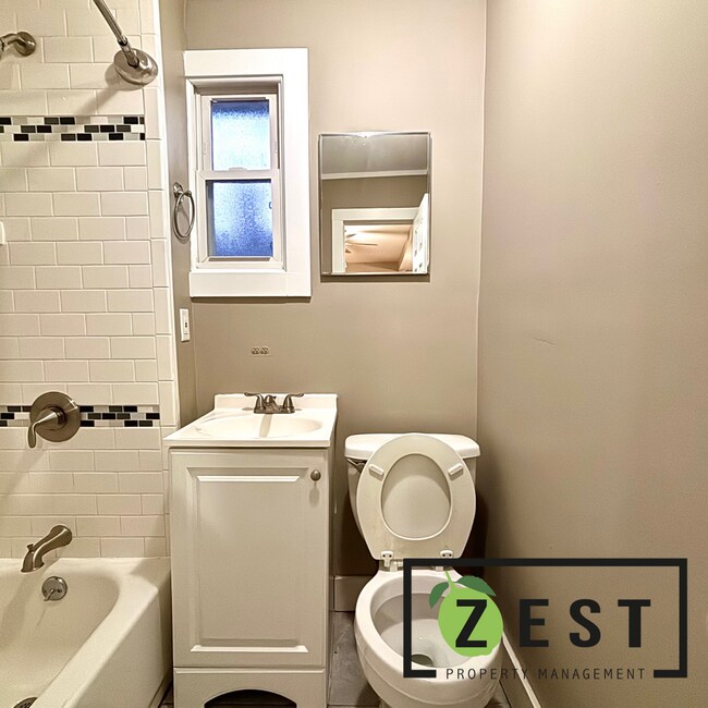 Building Photo - Updated 3 Bed Ranch in Madison Heights Ready for Move in!