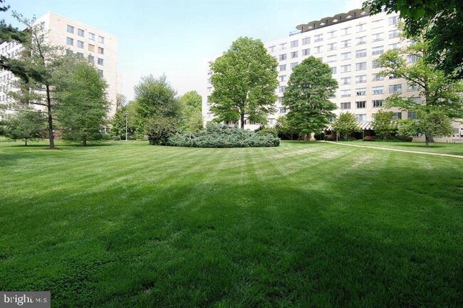 Building Photo - 6641 Wakefield Dr