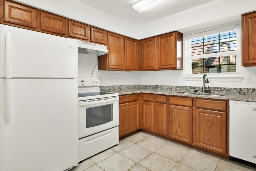 Building Photo - 5300 Keller Springs Rd