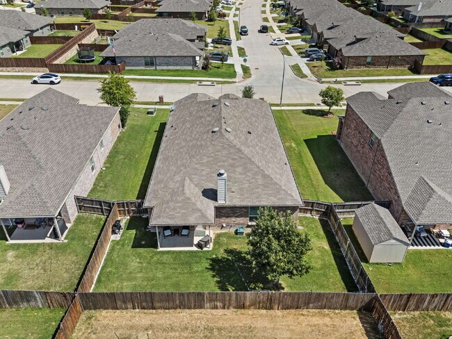 Building Photo - Love Where You Live Starts Right Here!