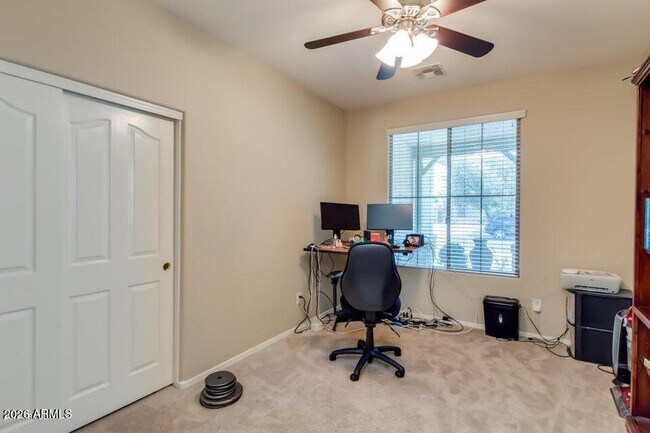 Building Photo - 16528 W Sherman St