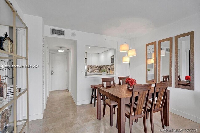 Primary Photo - 13499 Biscayne Blvd