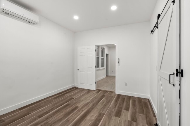 Building Photo - 45 66th St