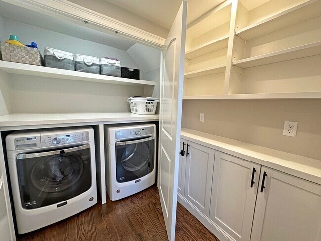 Building Photo - 99 Westchester Rd