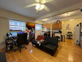Building Photo - 1559 Beacon St