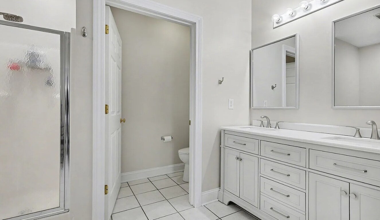 Building Photo - 288 W Saginaw St