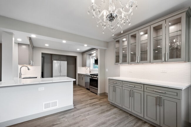 Building Photo - 3001 W Chase Ave