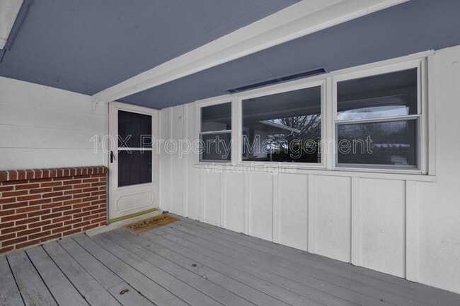 Building Photo - 1638 Parkinson Dr