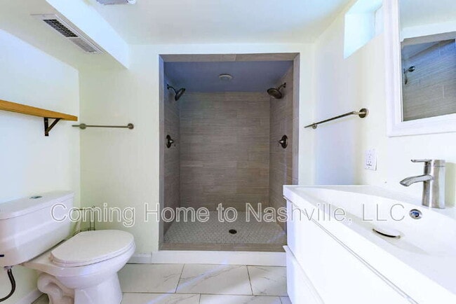 Building Photo - 605 S 11th St