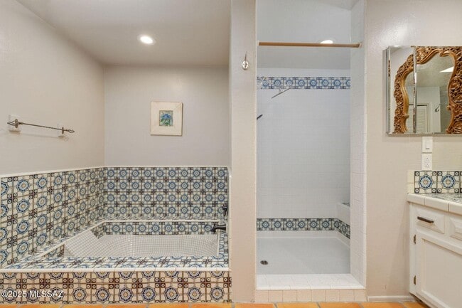 Building Photo - 2940 E Camino Juan Paisano