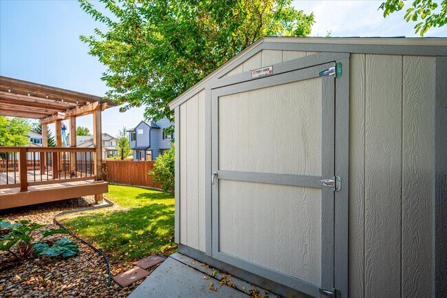 Building Photo - Evolve Real Estate: Meticulously Maintained 3 Bed RANCH Home with Deck and Pergola Available Sept 1!