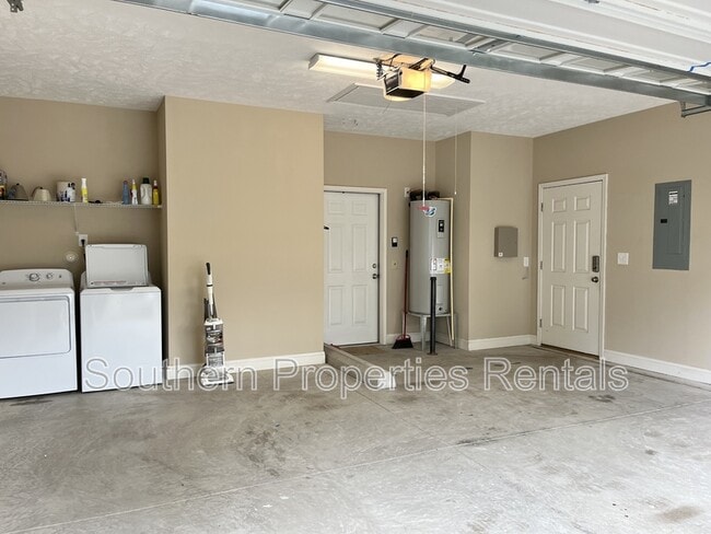Building Photo - 1324 Jordan St