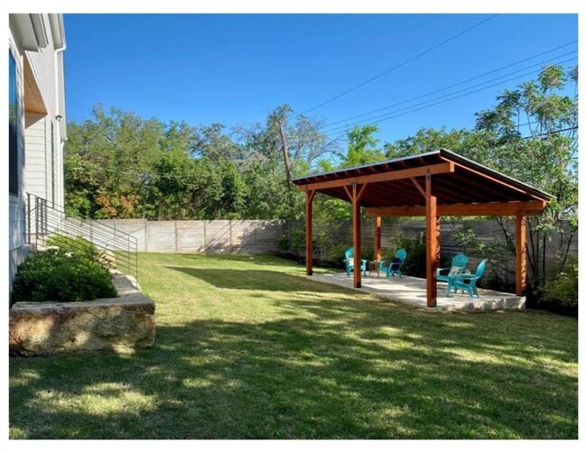 Building Photo - 1105 Lipan Trail