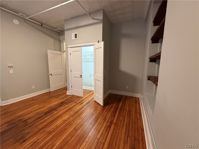 Building Photo - 205 E Jefferson St