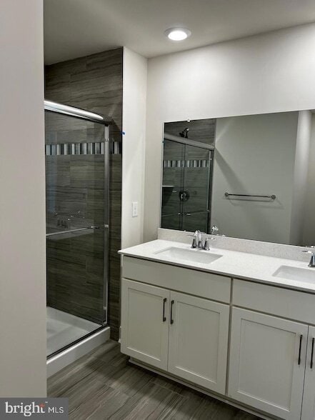 Building Photo - 327 Foundry St