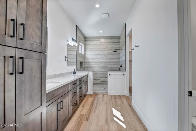 Building Photo - 750 S Grant Woods Pkwy