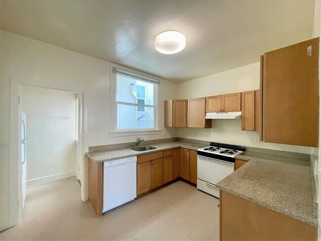 Building Photo - 4044-4050-4050 Geary Blvd