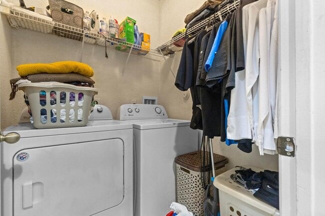 Building Photo - 2280 Shoma Dr