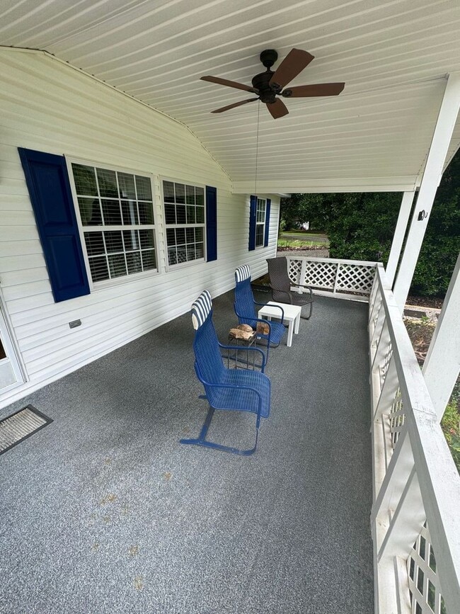 Building Photo - Cozy, 3-Bedroom Home, 2-Bathroom Home