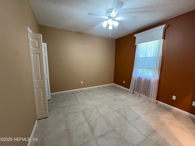 Building Photo - 585 Golden Links Dr