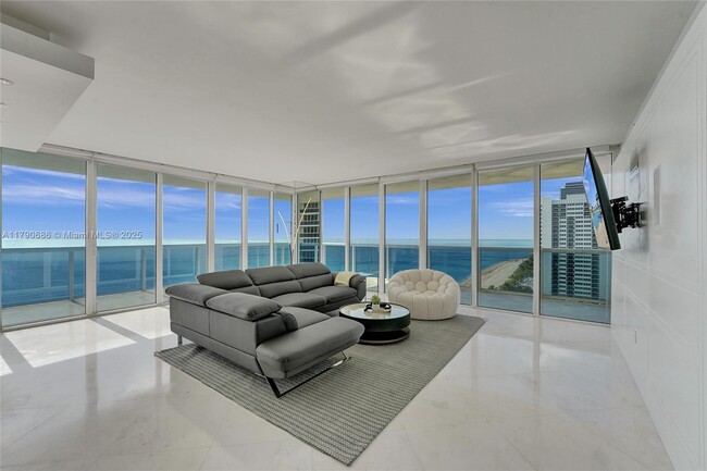 Building Photo - 1830 S Ocean Dr