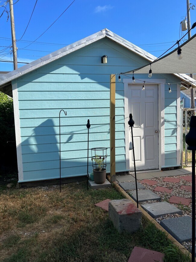 Building Photo - 4123 Ave Q 1/2