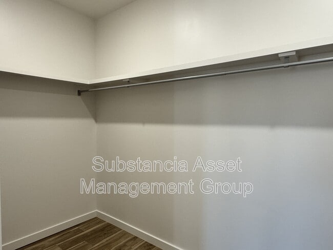 Building Photo - 1665 Midtown Pl