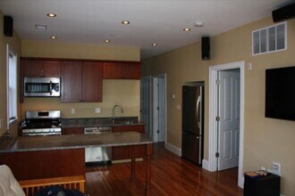 Building Photo - Renovated 5-Bedroom in Mission Hill | Central Air | In-Unit Laundry | 9/1