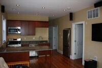 Building Photo - No Brokers Fee, One Months Rent-Free, Luxury Finishes, In-Unit Washer and Dryer, Central Heat/AC