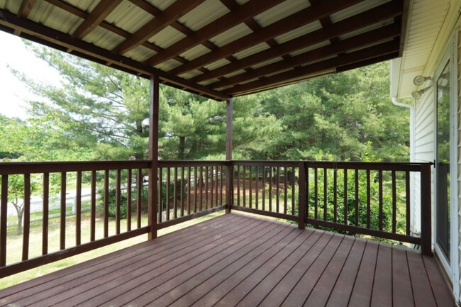Building Photo - Charming 3-Bedroom, 2-Bathroom Home Perfec...