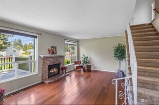 Building Photo - 1140 N Vassault St