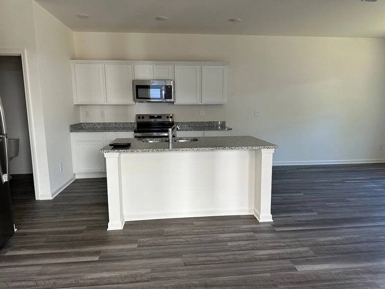 Building Photo - Room in Townhome on Elowen Ln