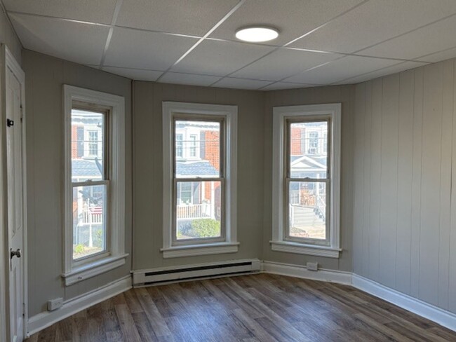 Building Photo - 137 N Potomac St