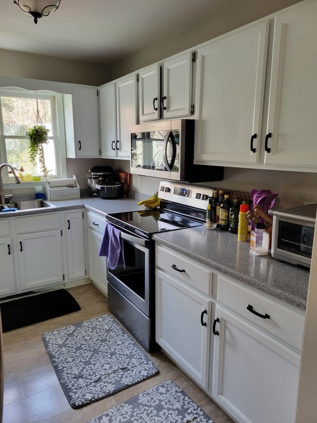Building Photo - 522 Oak Run Dr