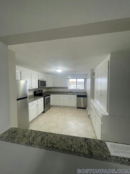 Building Photo - 4380 N Main St