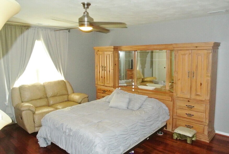 Building Photo - 2621 Meckley Ct