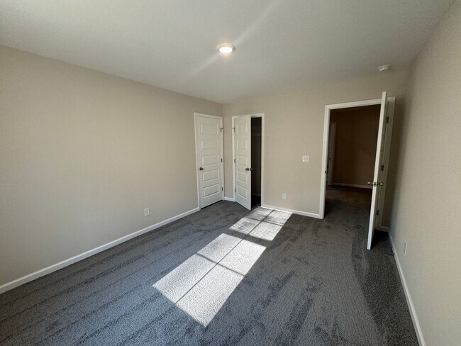Building Photo - 203 Mountaindale Dr