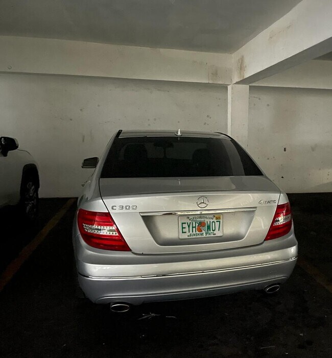 Building Photo - 2005 Jefferson St