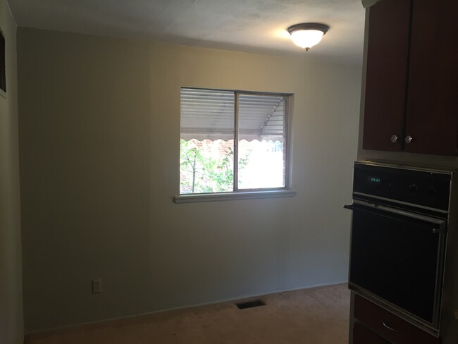 Building Photo - **AVAILABLE NOW**East Columbus 3 Bedroom /...