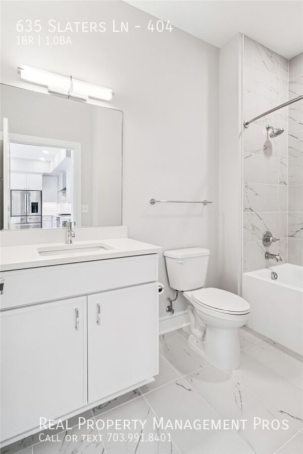 Building Photo - 635 Slaters Ln