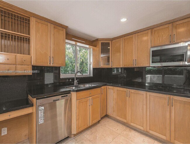 Building Photo - 4000 Alhambra Cir