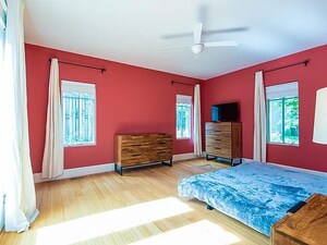 Building Photo - 524 S Highland Ave